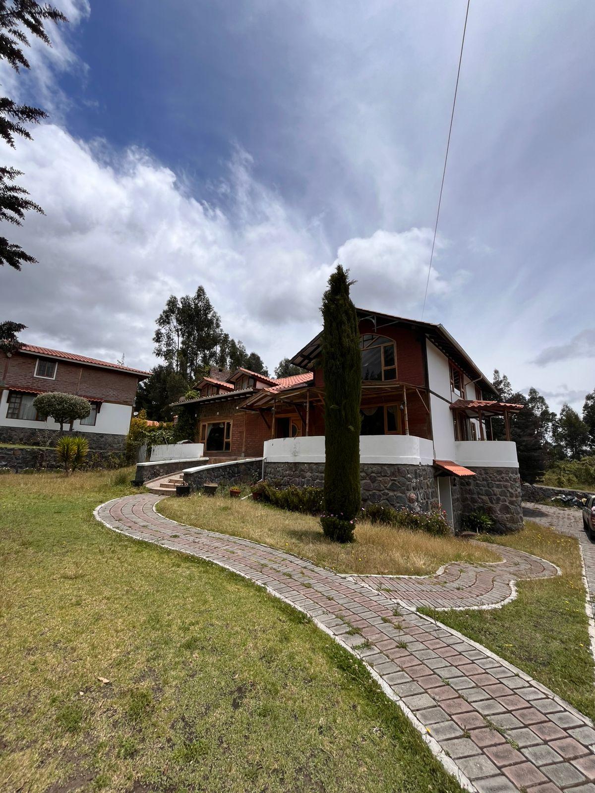 CASA DE CAMPO EN VENTA- CONJUNTO PRIVADO