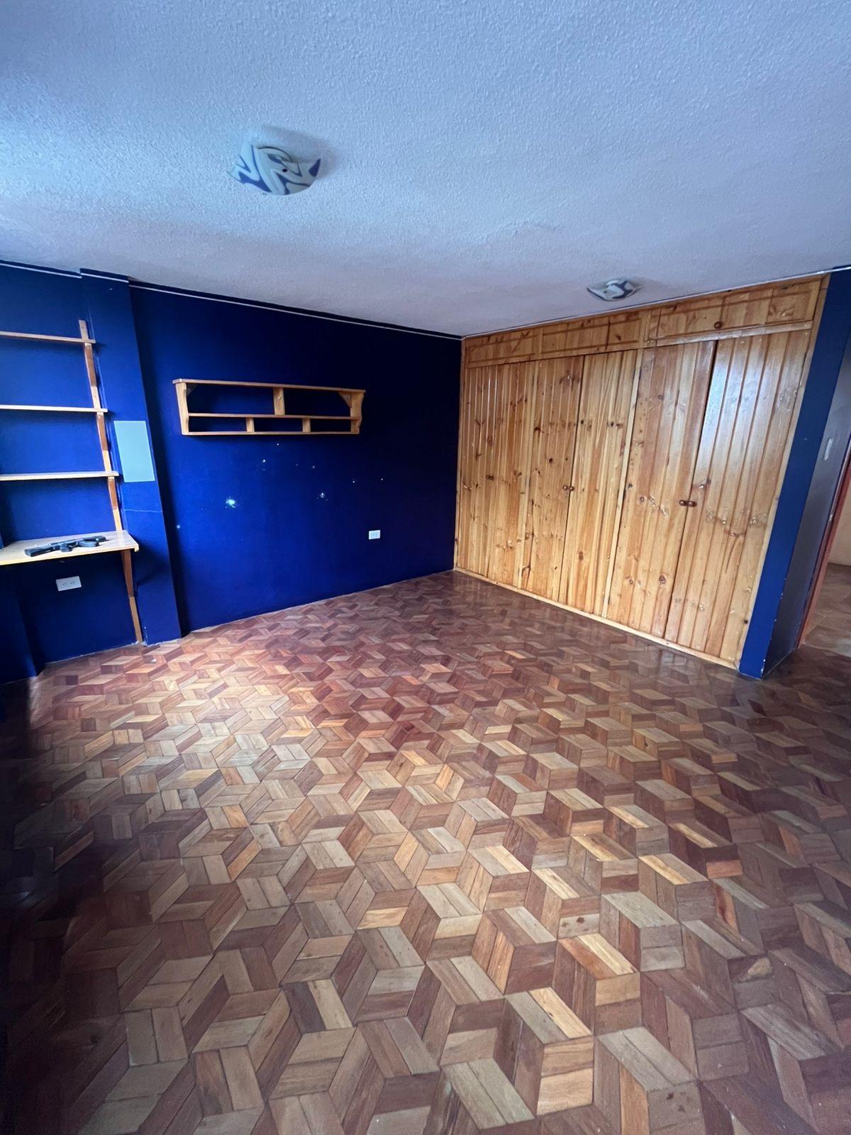 Amplia casa en venta (Sector Álamos 2)