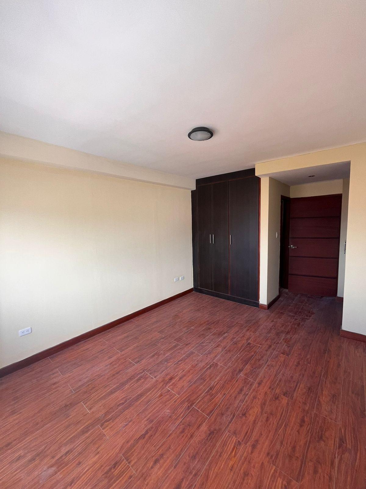 Amplio departamento en venta (sector Las Retamas)