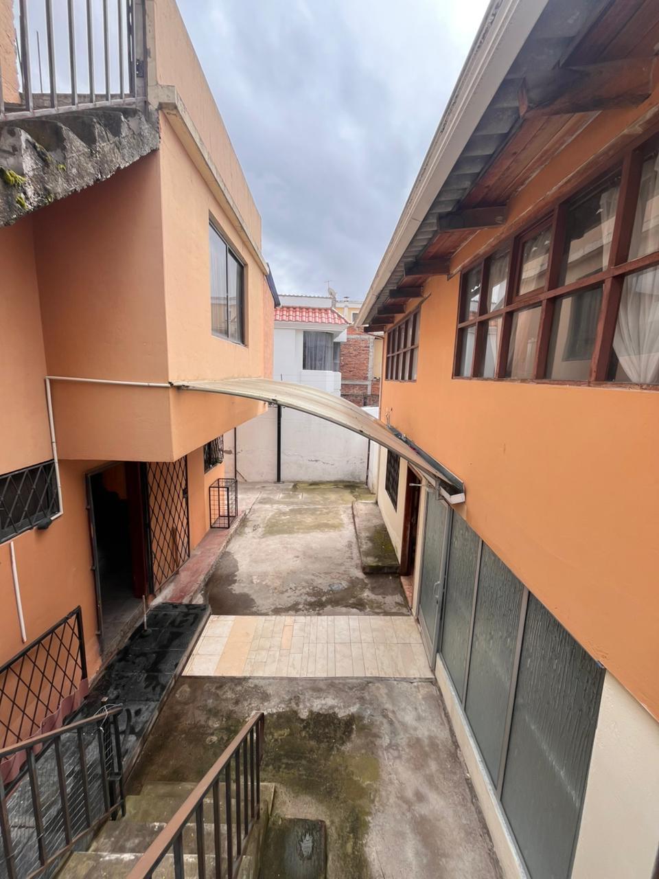 Amplia casa en venta (Sector Álamos 2)