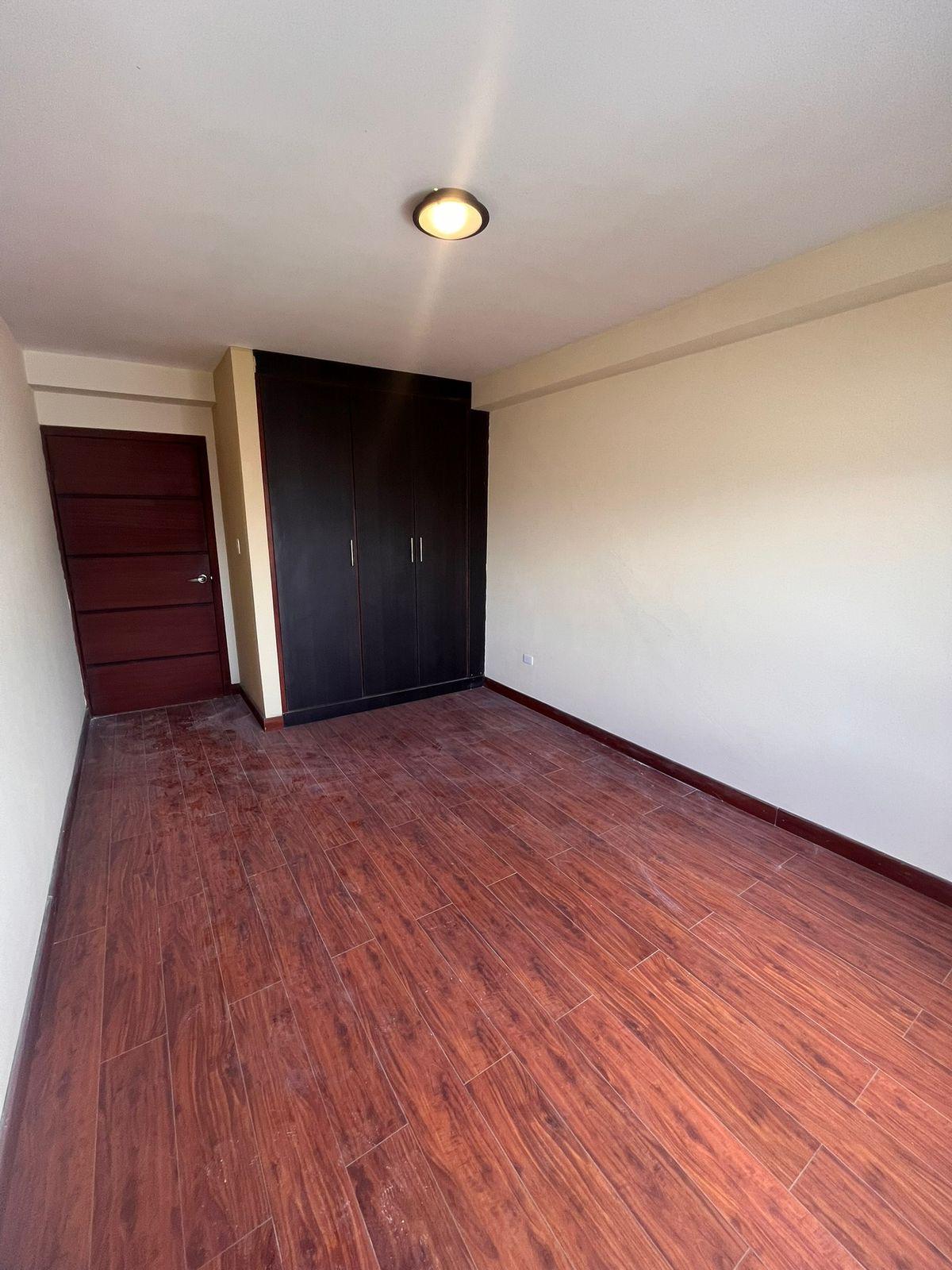 Amplio departamento en venta (sector Las Retamas)