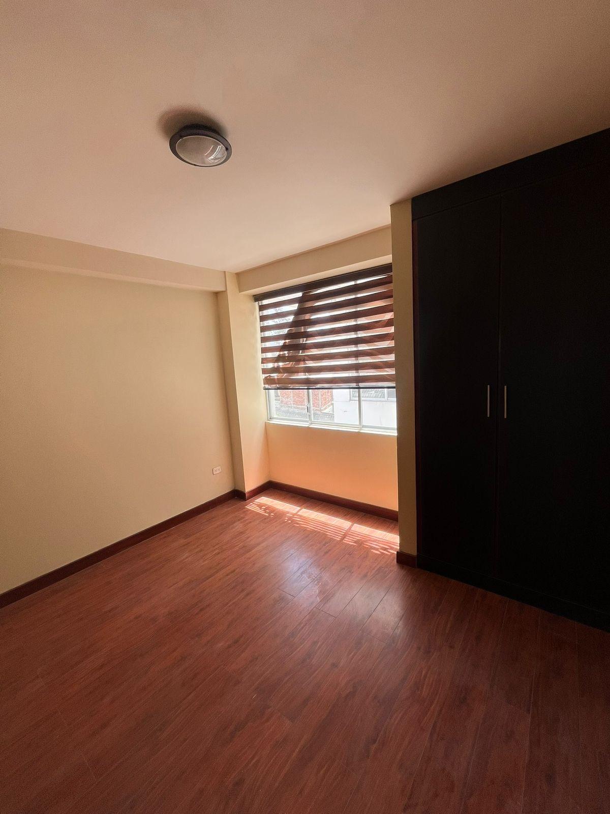 Amplio departamento en venta (sector Las Retamas)