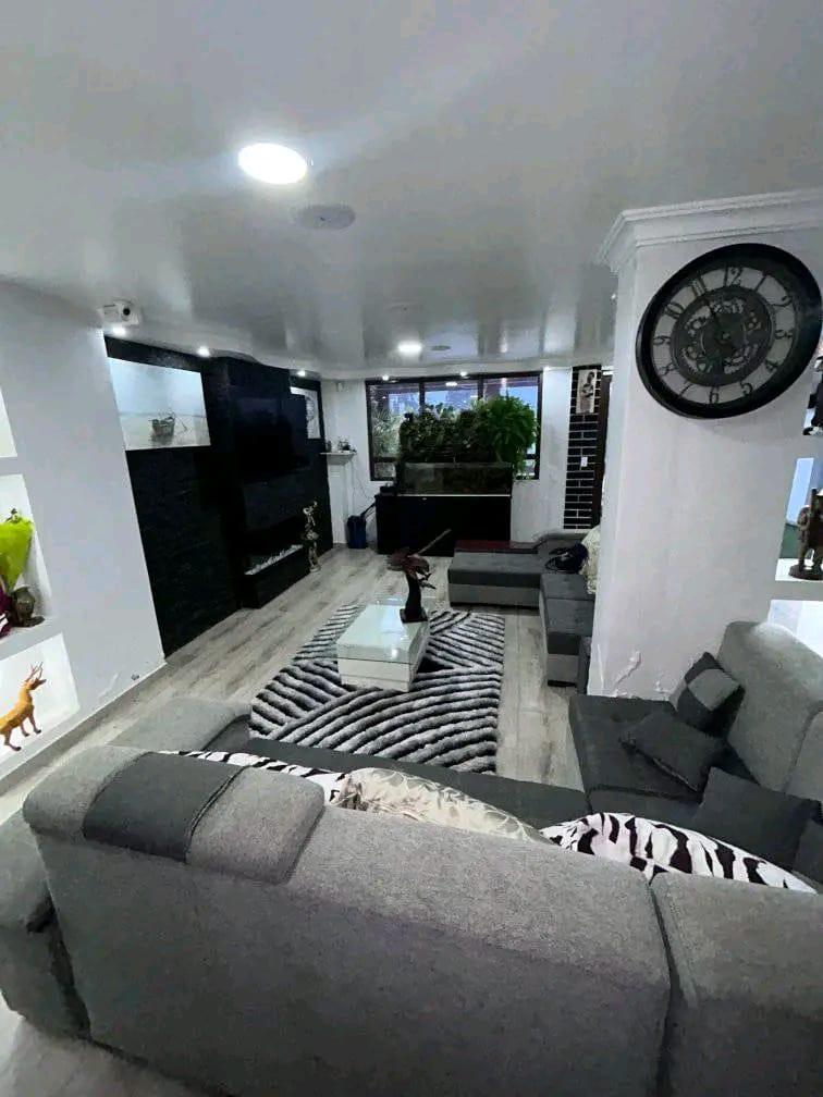 Linda Casa con Piscina