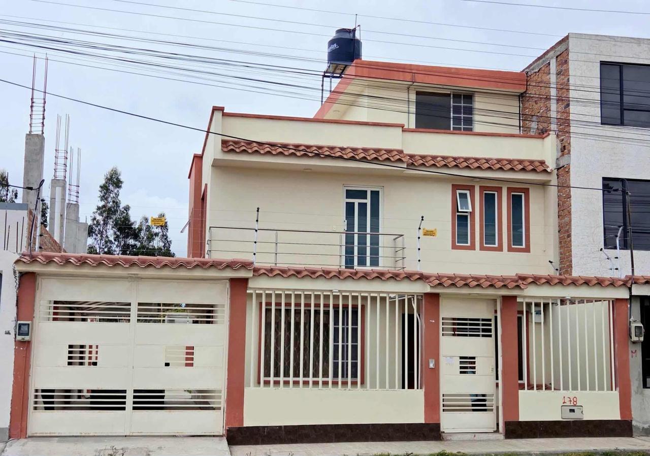 CASA EN VENTA NORTE DE RIOBAMBA