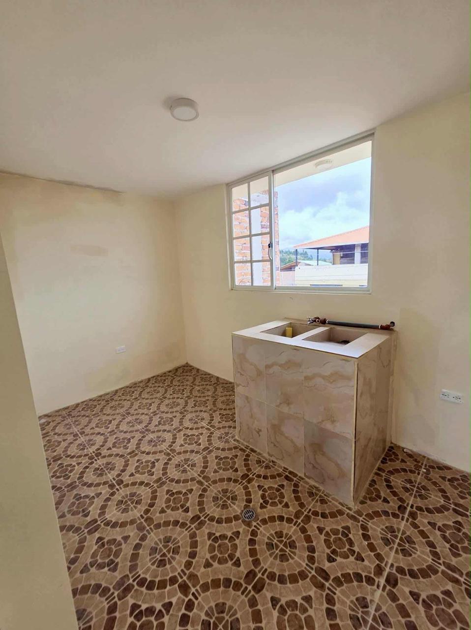 CASA EN VENTA NORTE DE RIOBAMBA