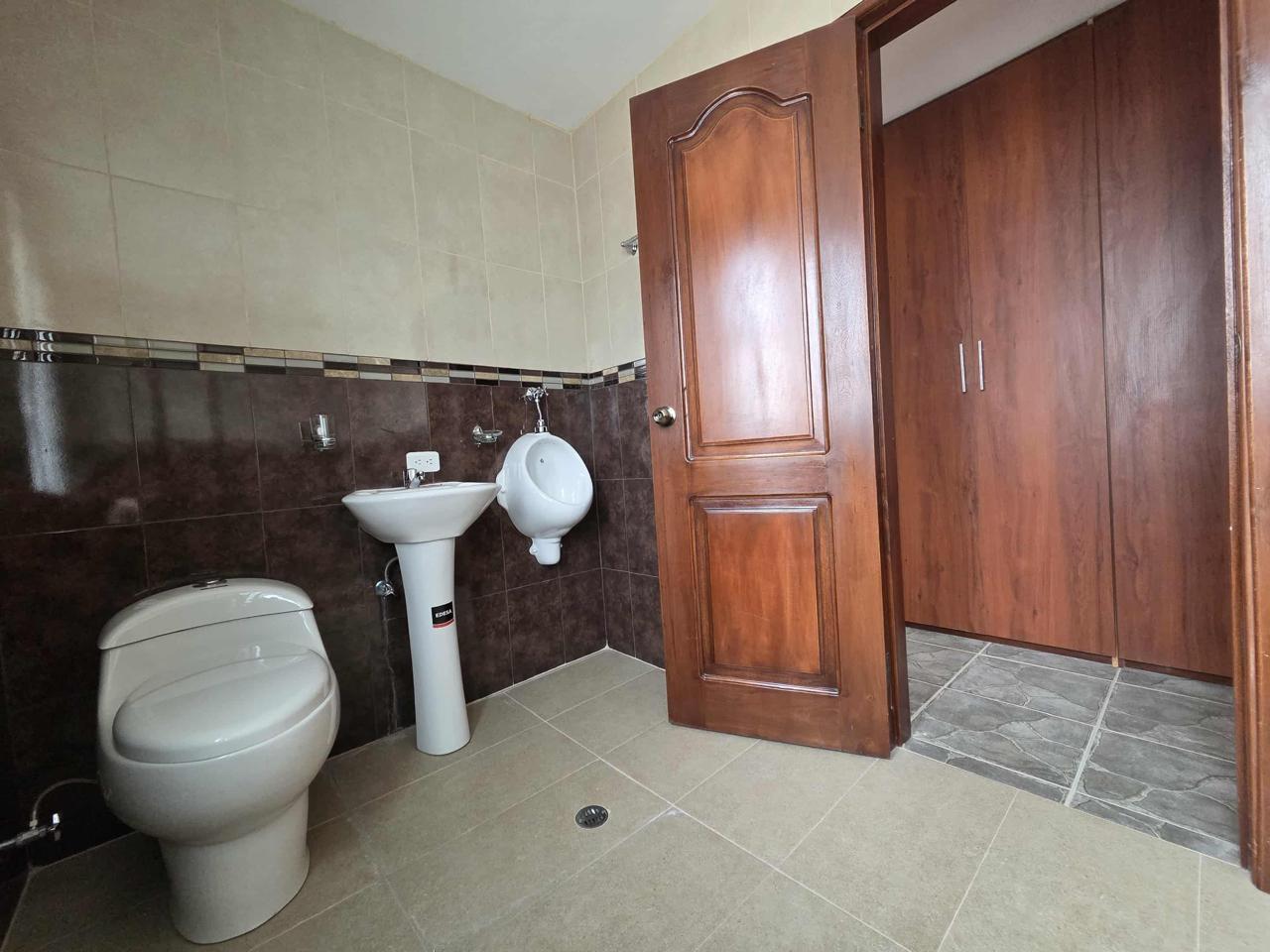 CASA EN VENTA NORTE DE RIOBAMBA